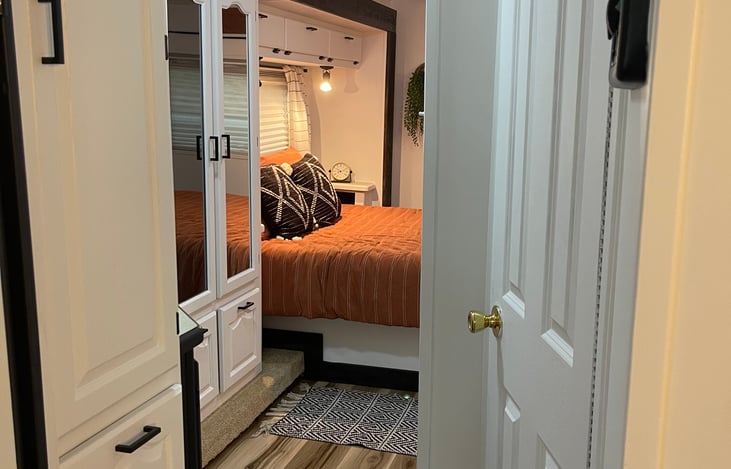Separate bedroom with 1 queen bed