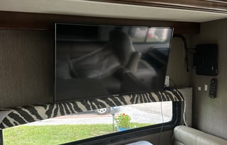 Fortis 33HB w/ Delivery, Sleeps 6-8