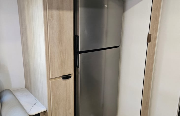 Refrigerator