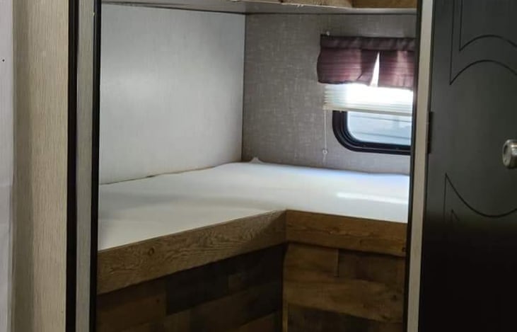 Closet with plenty of room for luggage