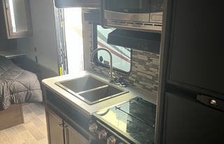 2020 Dutchmen RV Coleman Lantern LT Series 215BH