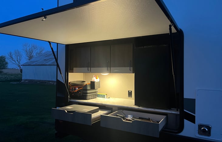 Outdoor kitchen