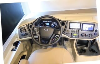 Beautiful luxury RV is Kid and Pet friendly!