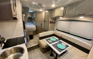 EZ to drive- 2021 Perfect Size Class C HotelBuster