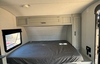 Tiny home away from home- Pet/Festival friendly!