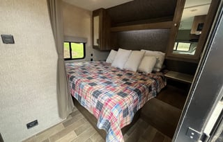 2019 Dutchmen RV Coleman Lantern Series 202RD