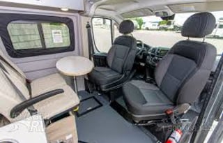 2021 winnebago solis 59p