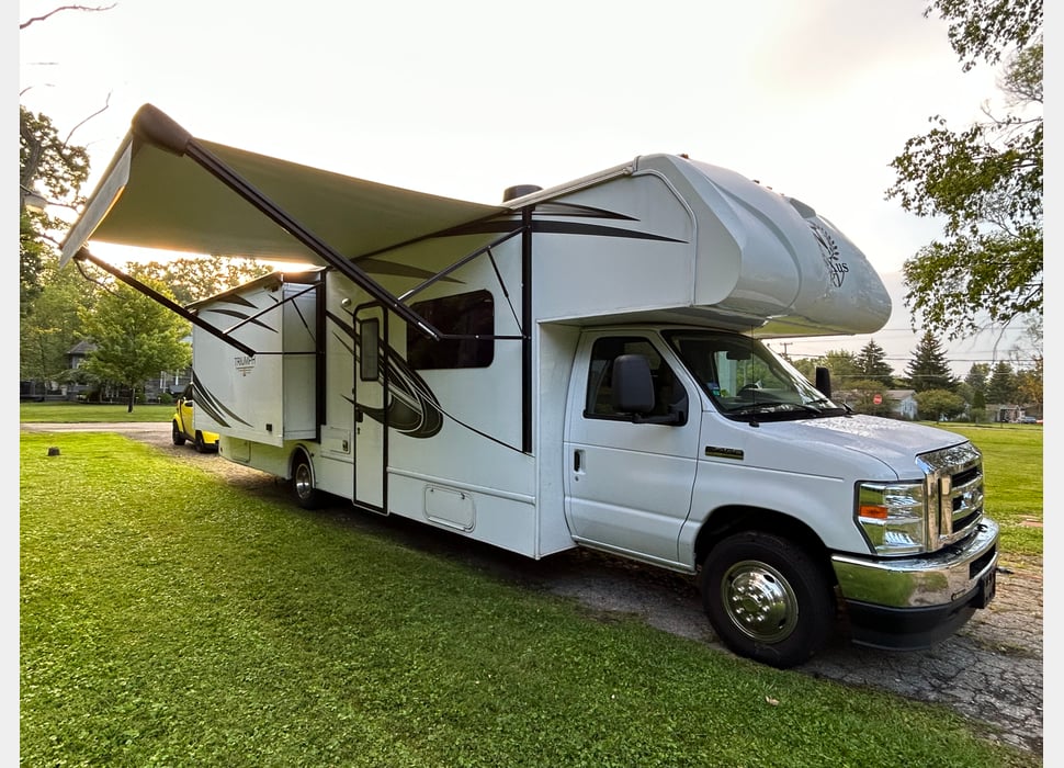 Class C Motor Home rentals in Rochester Hills
