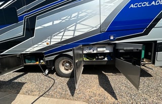 Five-Star Desert Oasis on Wheels!