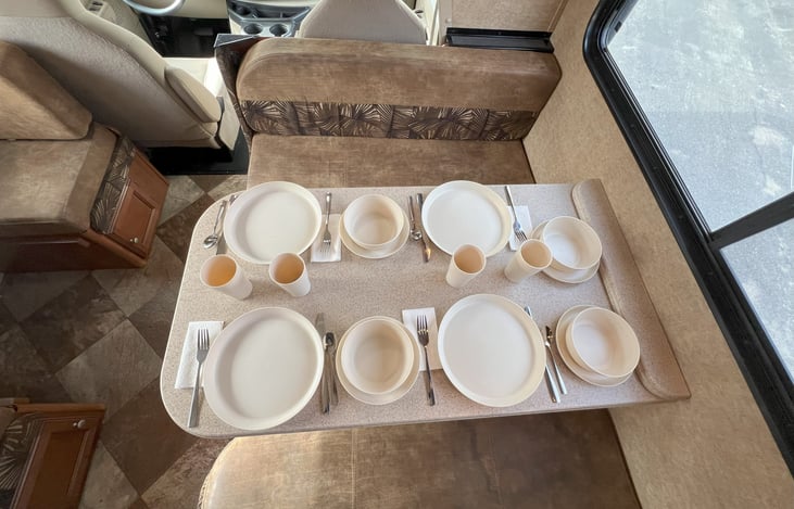 Lightweight, BPA-free, wheat straw (yep) tableware