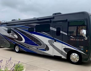 Thor Motor Coach Miramar 35.2