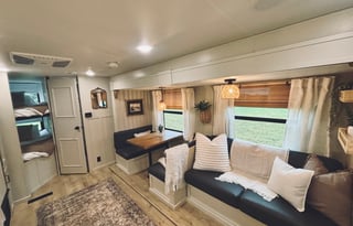 Luxury Renovated ‘22 Camper | Pet Friendly Retreat