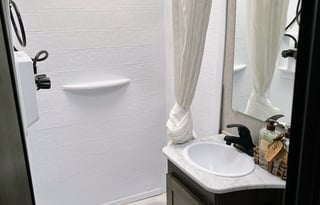 Landy’s 2022 Coachmen Leprechaun 26ft Easy&Cozy