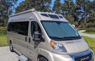 Roadtrek Zion lithium batteries & option Starlink