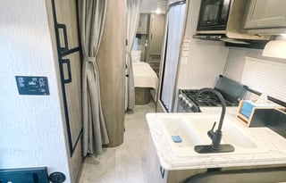 FLASH SALE 2021 CLASS C RV