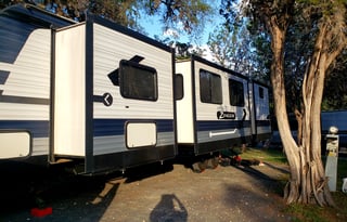 Pride of Texas Family Friendly Zinger RV