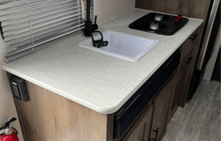 2021 Prime Time RV Avenger 17bhs