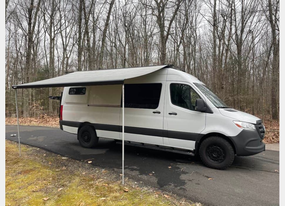 Class B Camping Van rentals in Middlesex