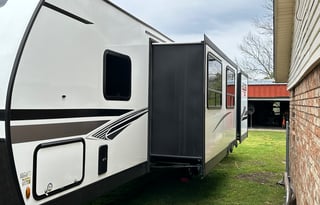 2 bdrm Camper with 2 A/C units!