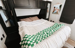 2021 29 ft Grey Wolf Travel Trailer Camper 26DJSE