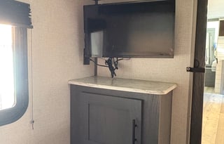 Camper For Rent – Sleeps 7 Comfortably!