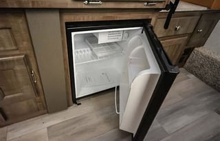 2014 Forest River With Shower and Toilet Sleeps 6