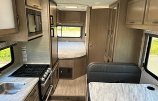 "UNLIMITED MILES* 2022 Coleman | SLEEPS 6 | 23'