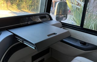 Bon-Bon - The Luxury Getaway RV