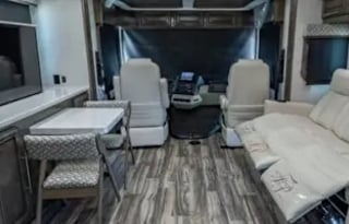 D2022 CONVENIENT & EASY TO DRIVE RV!!! GEORGE TOWN