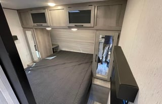 Bunkhouse 2022 Dutchmen Kodiak Ultra Lite 283BHSL