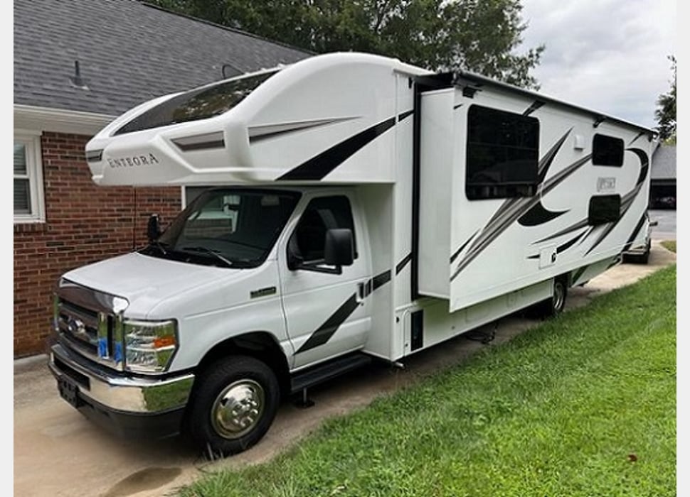 Class C Motor Home rentals in Richmond Hill