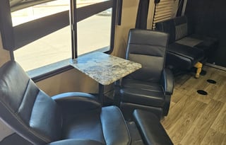 Genesis supreme toy hauler 27fs ( 32' overall )