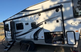 2021 Keystone RV Cougar Half-Ton 24RDS