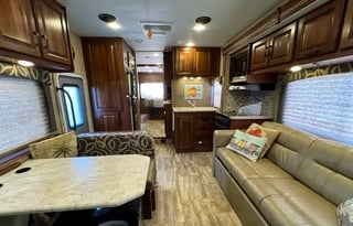 Adventure Ready RV | Sleeps 10 | Backup+Side Cams|