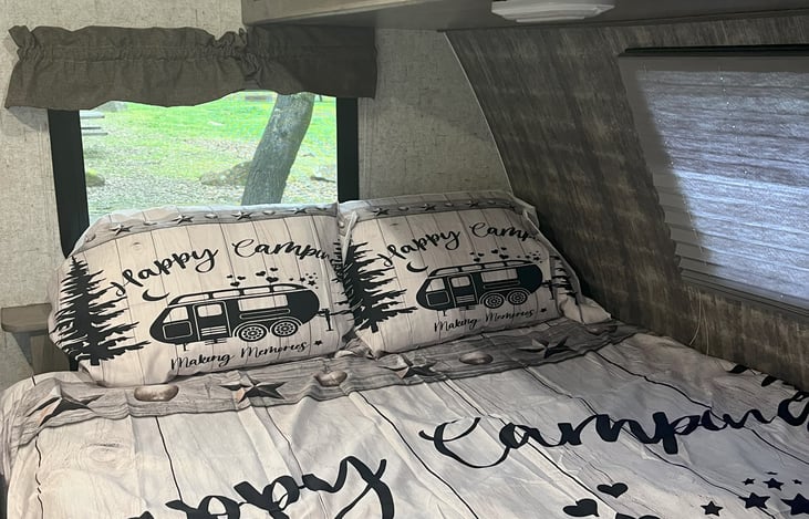 Forward Queen Bed (with Memory Foam Mattress)