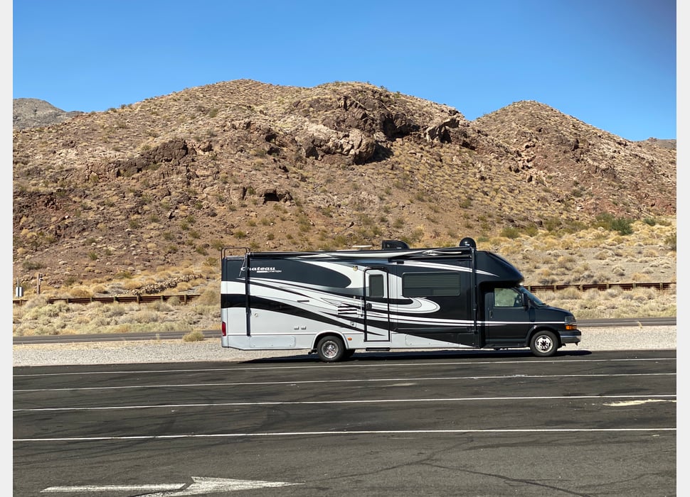 Class C Motor Home rentals in Richmond Hill