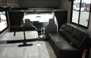 29′ 2022 Coachmen Freelander 27QB