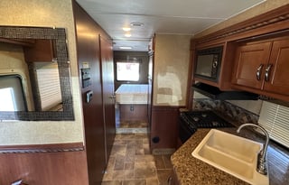 *New Listing* 2016 Thor Freedom Elite 29FE