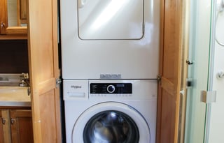 Luxury RV 2021 tiffin-private bedroom, 4 slideouts