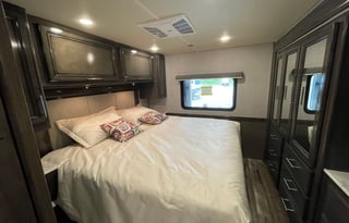 2021 Holiday Rambler Admiral 34J Bunkhouse