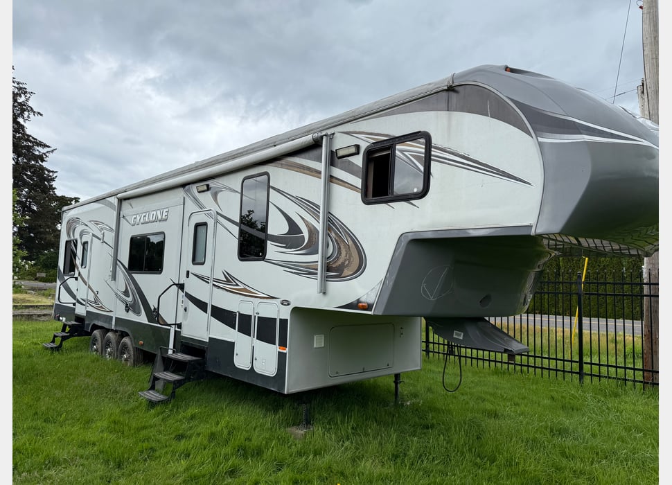 Toy Hauler rentals in Portland 