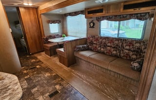 Cute, Cozy, & Clean Bunkhouse - sleeps up to 9