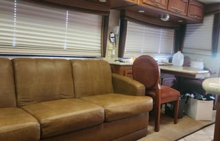 2008 monaco knight coach 40DFT