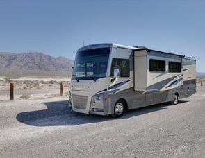 Winnebago Vista 32M