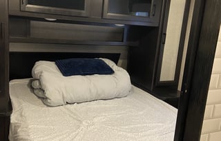 2022 Jayco Jay Feather 24BH