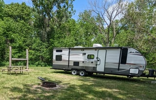 FULLY STOCKED! Forest River RV Cherokee Grey Wolf 28BH