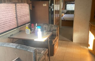 2000 Four Winds RV Hurricane 32A