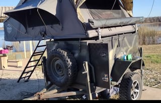 Overlanding camper trailer