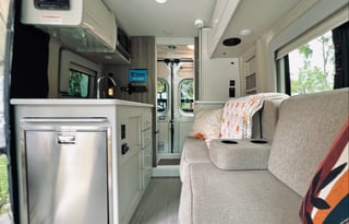 Sunshine Camper Van (Wet bath, Kitchen equipped)