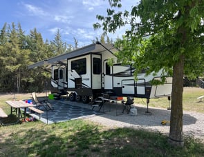 Dutchmen RV Voltage V3805